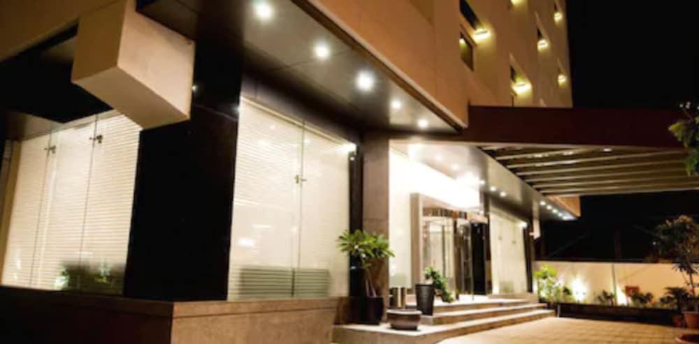Suba International 4*